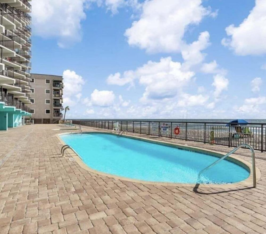 Royal Garden Resort 212 1 Bedroom Condo by Redawning