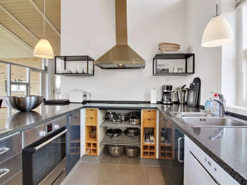 "Zoya" - 300m from the sea in NW Jutland