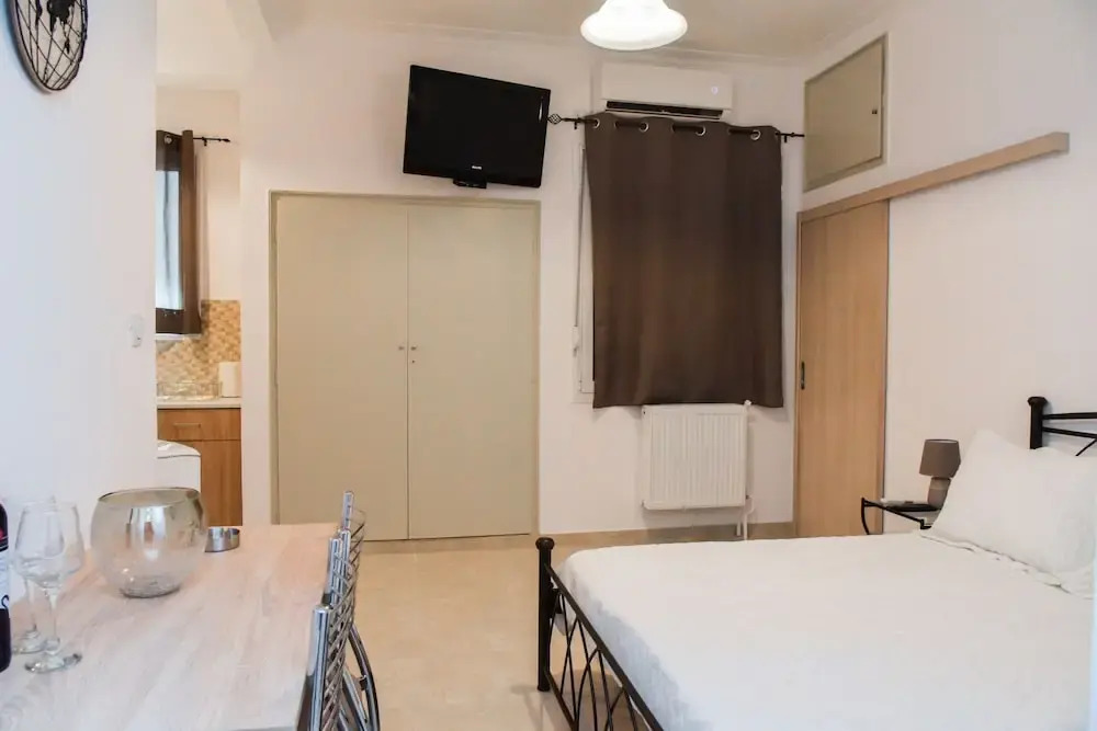 Central Modern Fully Equipped Double Bed Studio