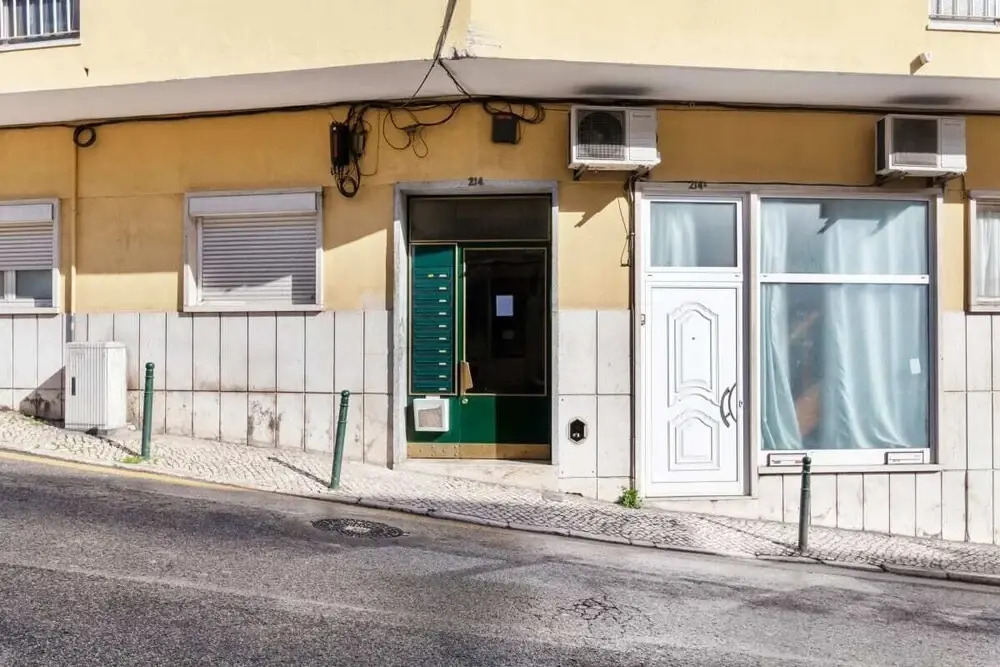 Minimalist 2bdr Apt in Lisbon, Excellent Location