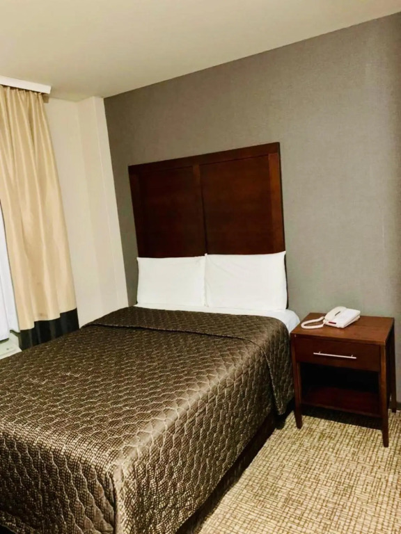 Hotel Pergola Jamaica JFK