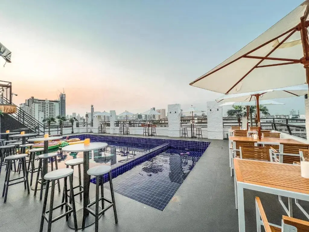 Spacious 1 Bed Room with Living Room Ekamai Thonglor Prime Area