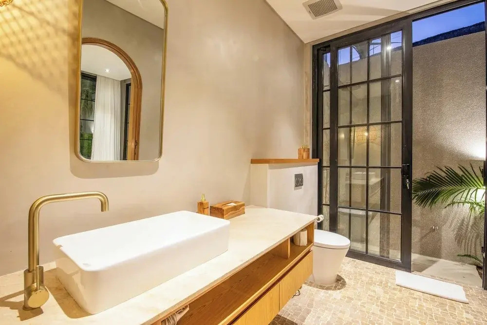 Bohemian Lush 5BR Retreat, 5 Mins to Bingin Beach