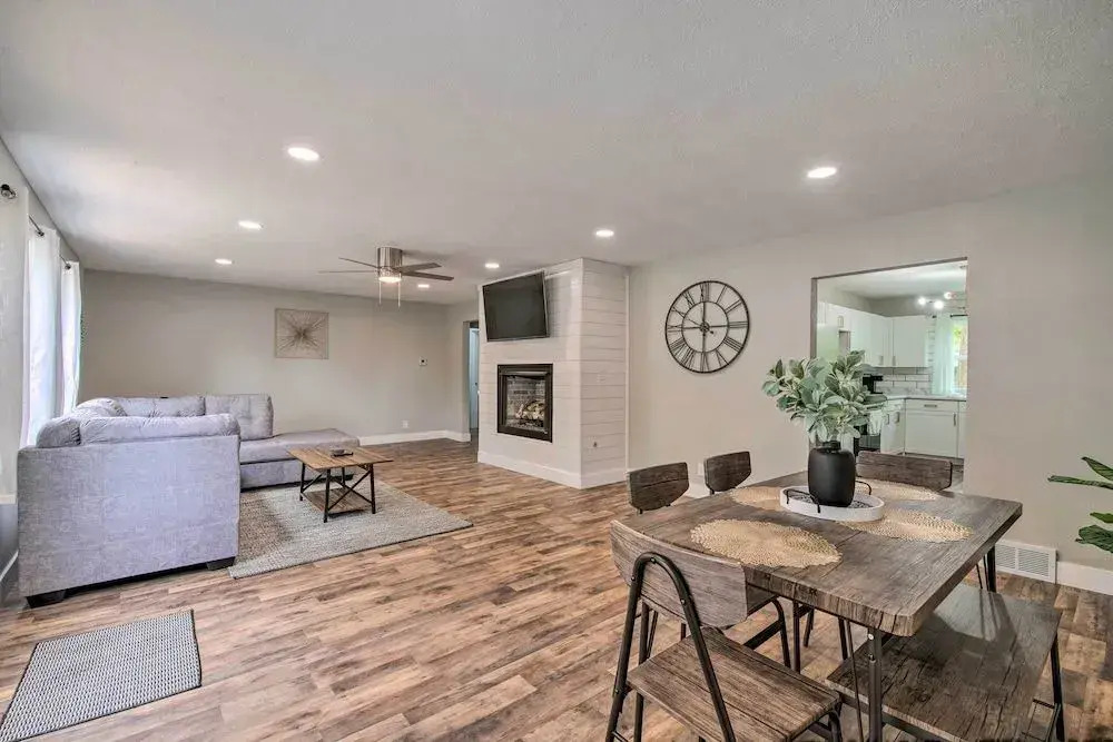 Modern Springfield Home Near Parks & Museums