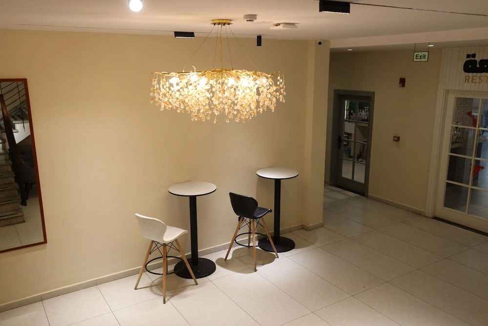 Alqalah Restotel فندق ومطعم القلعة