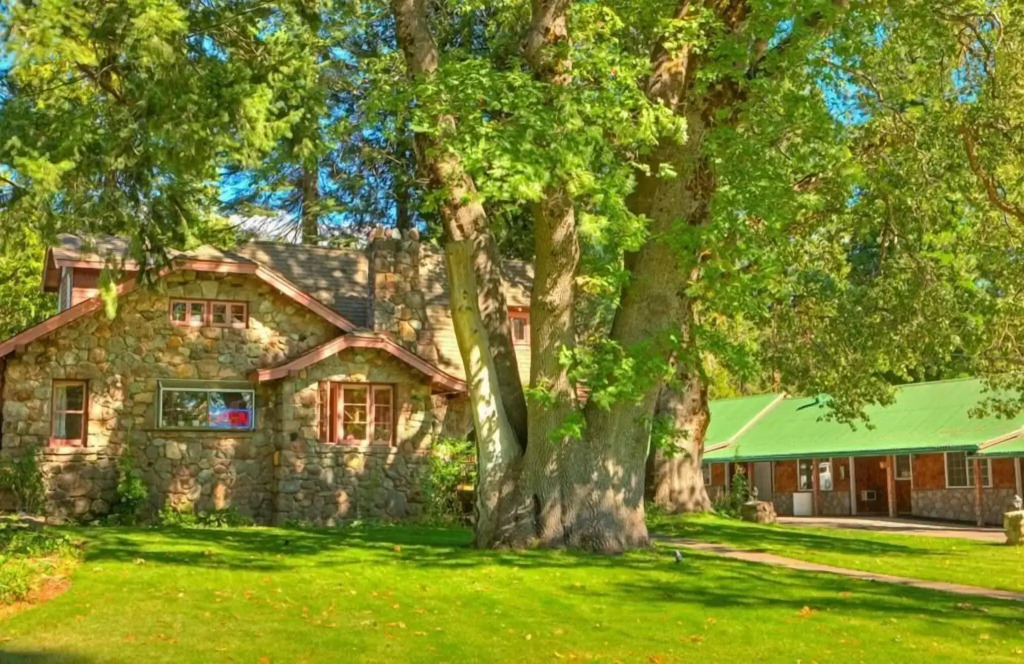 Strawberry Valley Inn