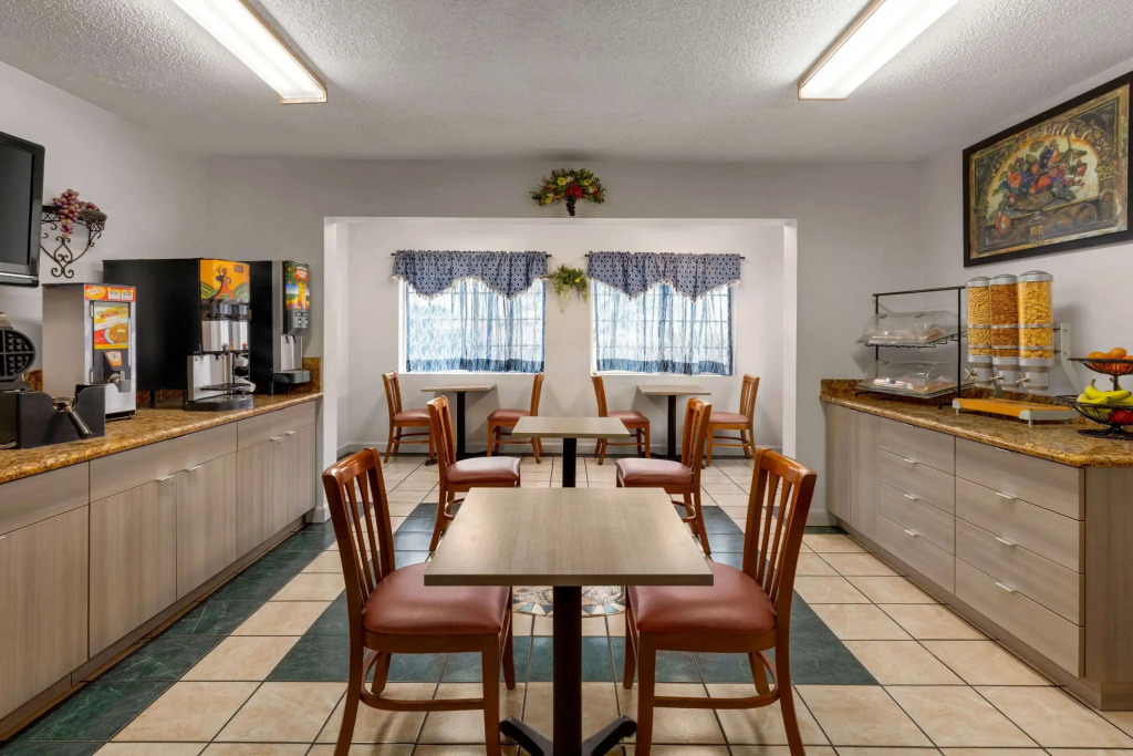 Microtel Inn & Suites Lincoln