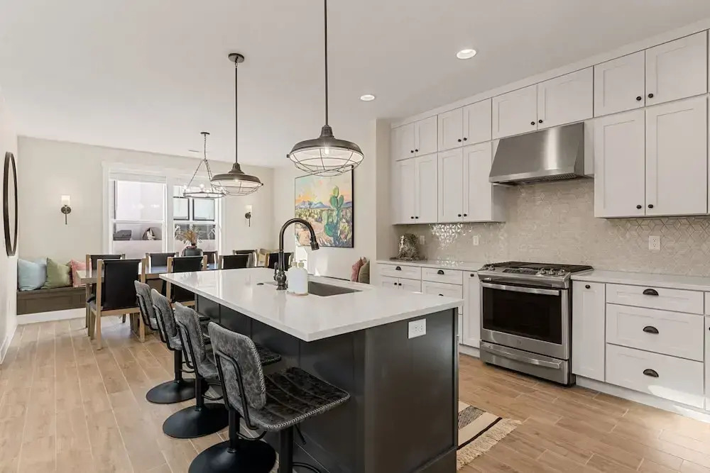 Southwest Manor 5 Bedroom Home