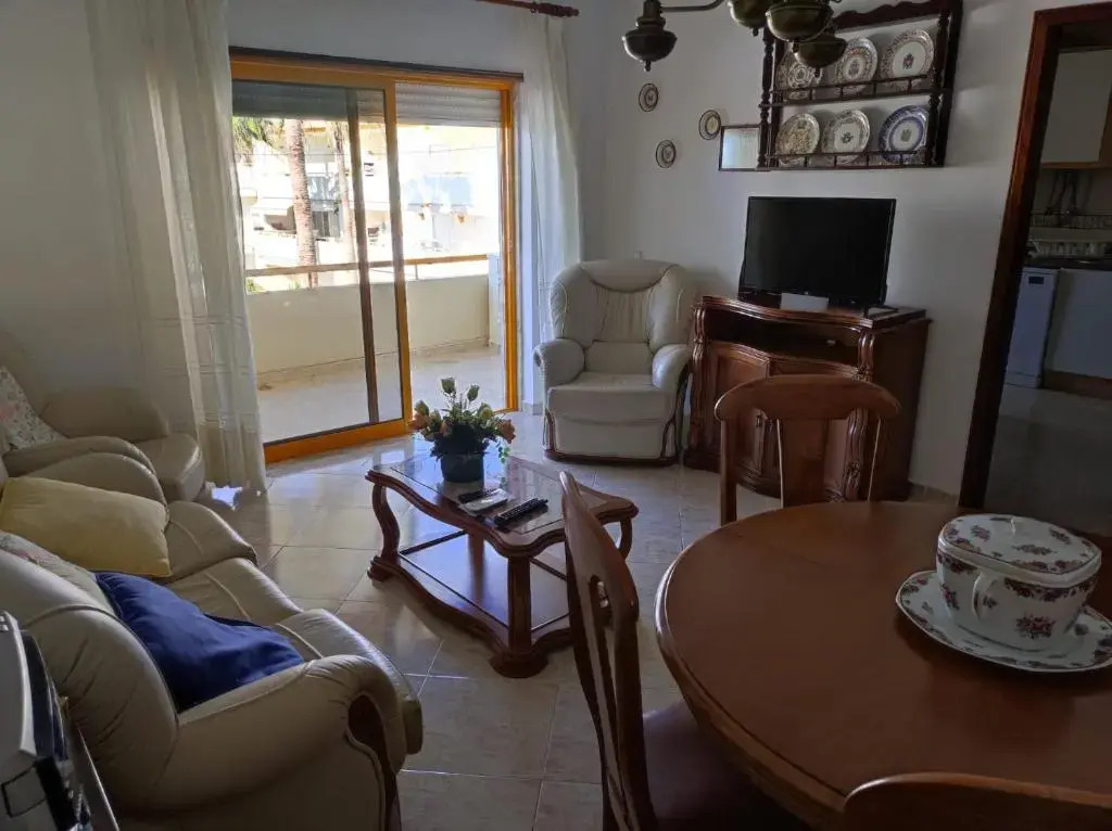 Vila Atlântida - Quarteira Holiday Home - Beach at 250 mts