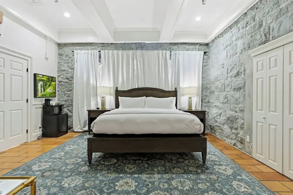 Sonoma Stonehouse Hotel