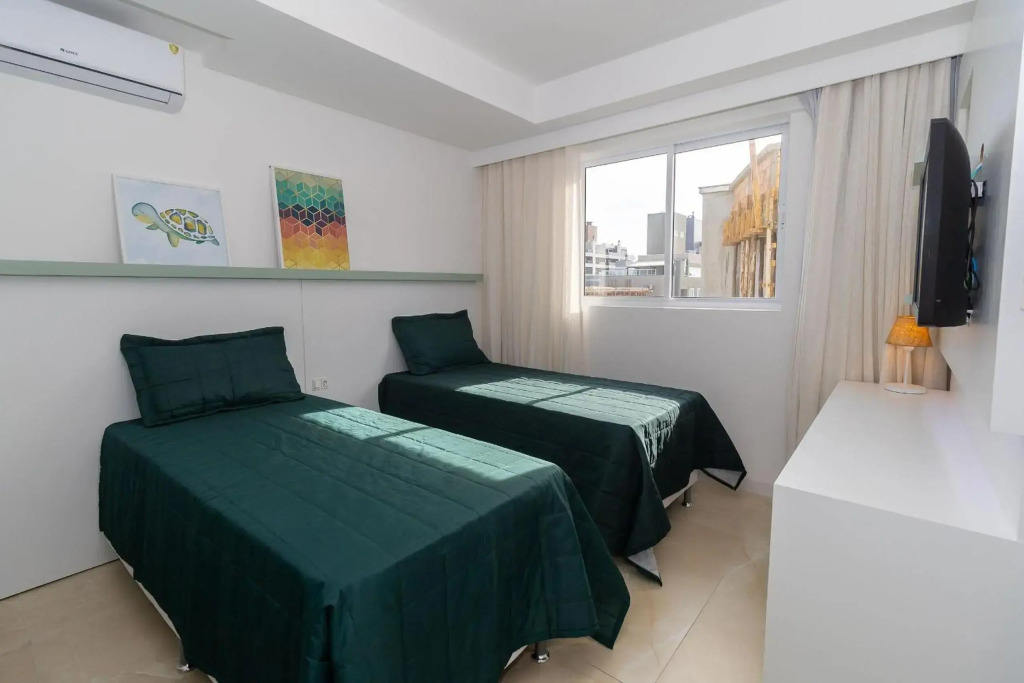 Terrazzo 602B - Cobertura duplex à poucos metros da praia de Bombas - Condomínio com piscina - Academia - Solário