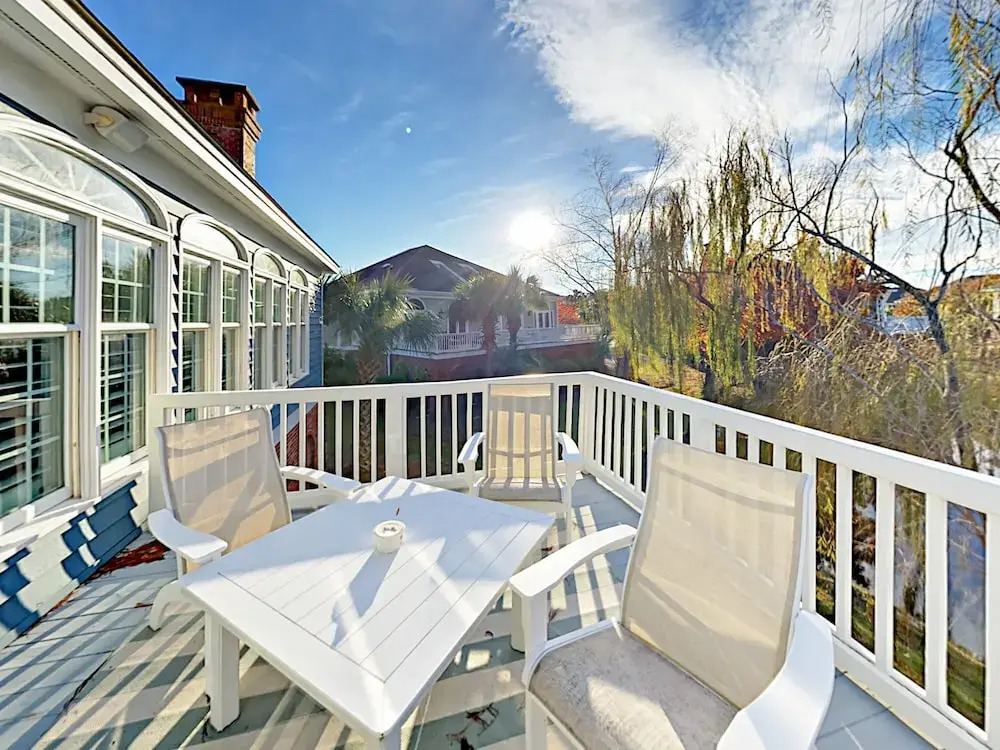 Lakeside - 4 Br Home