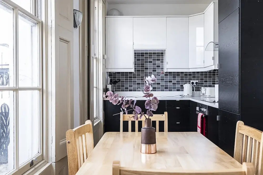 Royal College Apartments by Flexystays