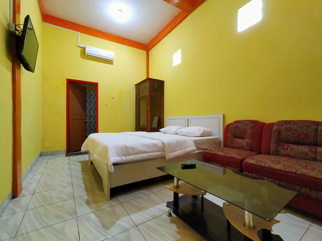Hotel Hing Amimah near Bau Bau Port RedPartner