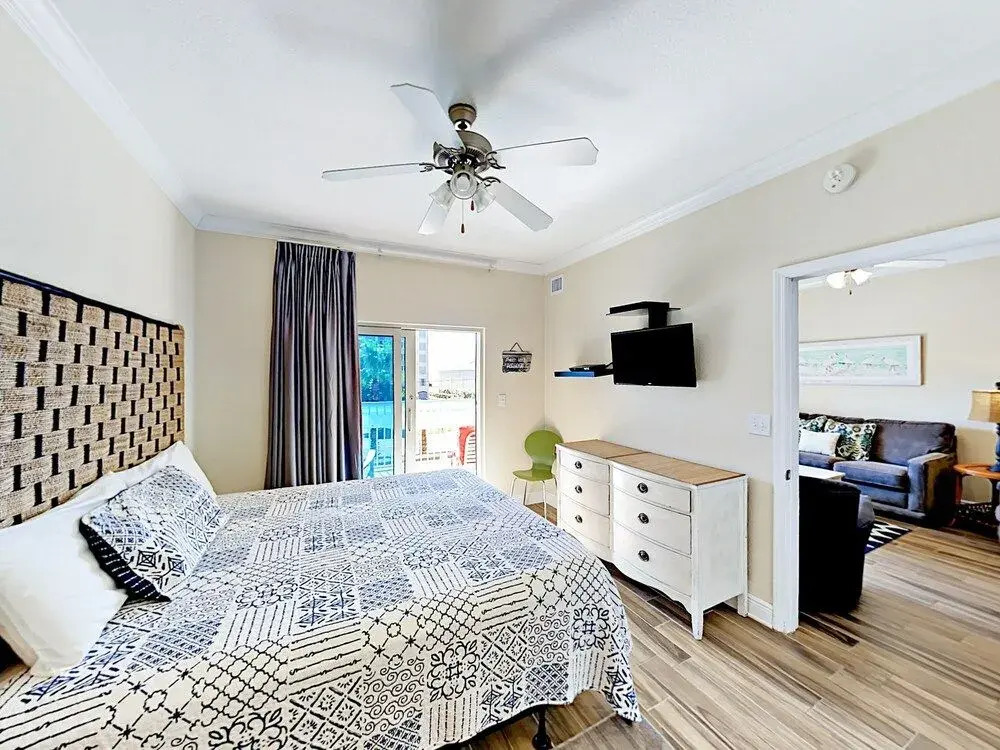 1010 W Beach Blvd Condo