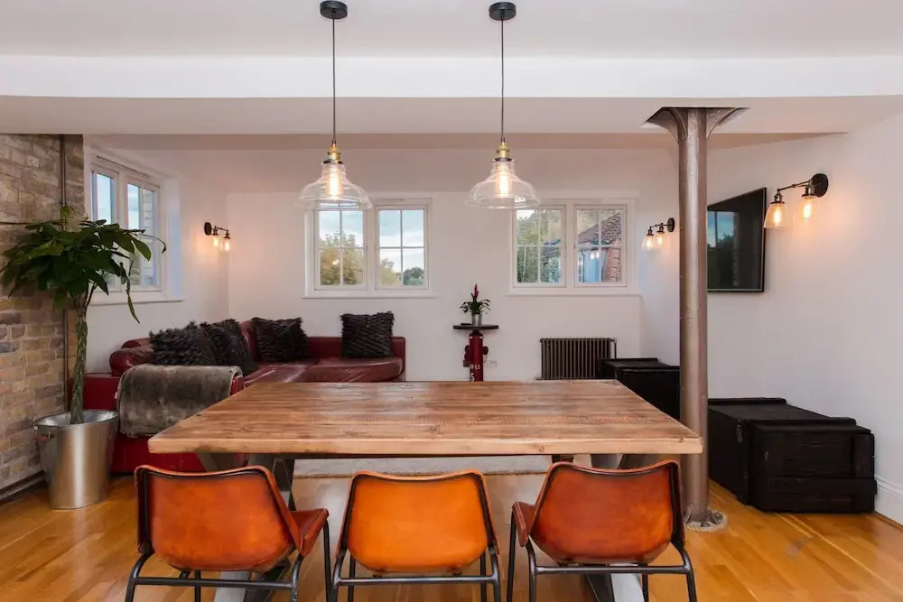 2 Bedroom Flat near Canary Wharf Sleeps 4