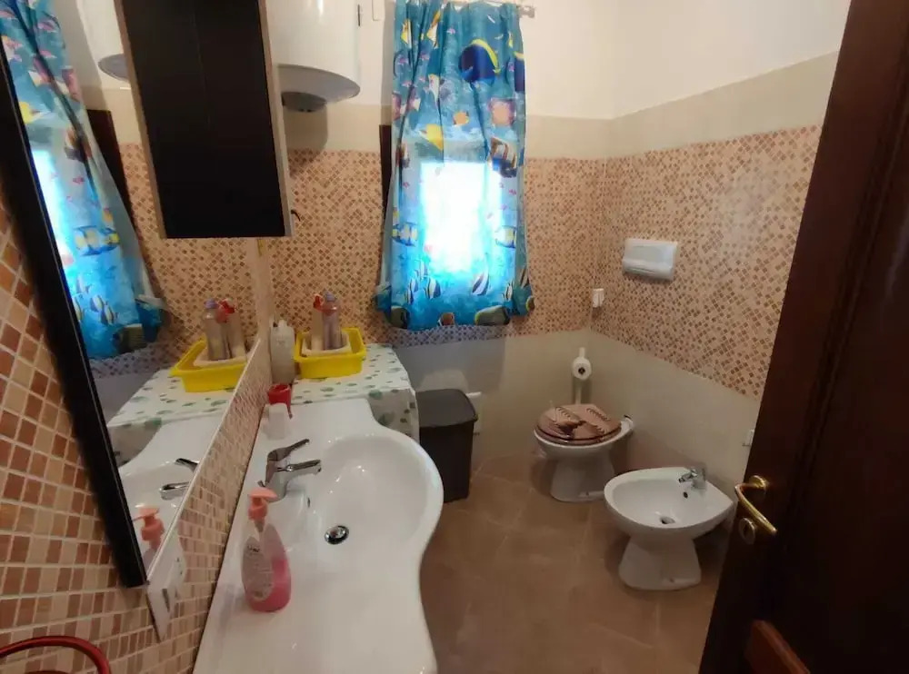 Villa 6 Beds Just Minutes From San Teodoro