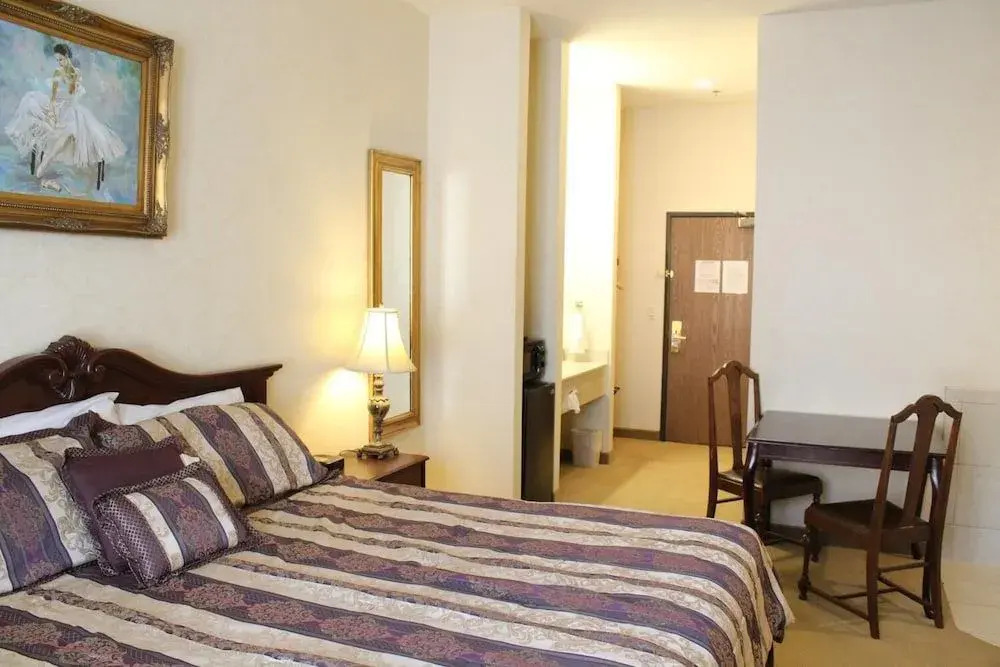 Silverland Inn