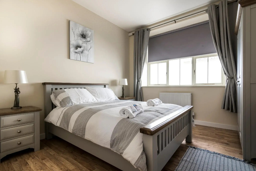 The Sail, Two Bedroom Apartment - Tenby
