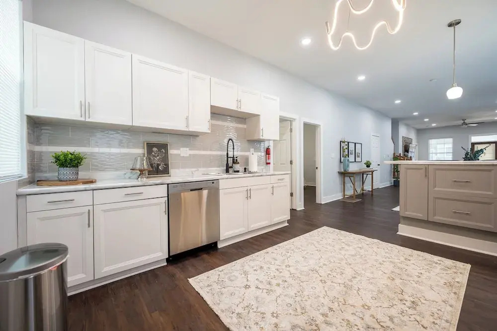 Spacious 5-Bedroom Blue Bungalow