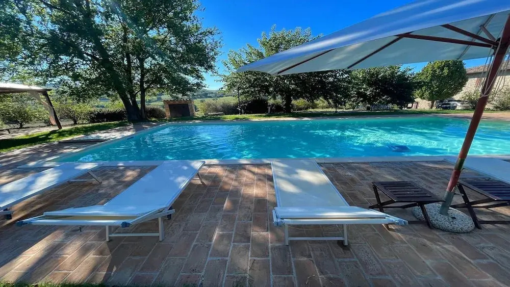 "slps 10 in 5 Bedrms + 5 Bathrms. Detached Villa With Play Area. Walk to Todi"