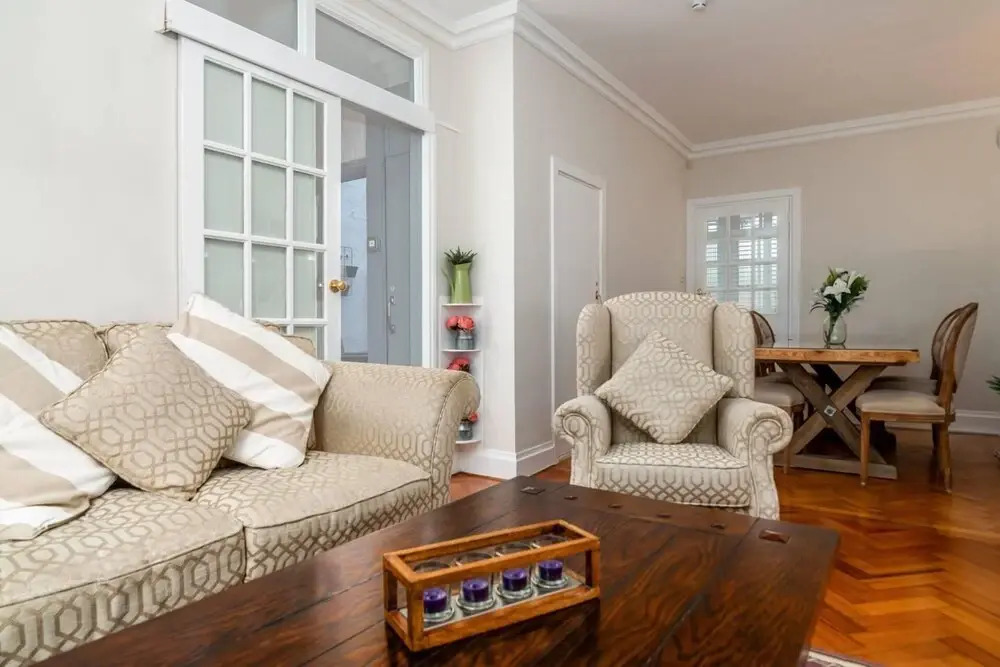 Classic Designer Beautiful 1 Bed Home With Parking