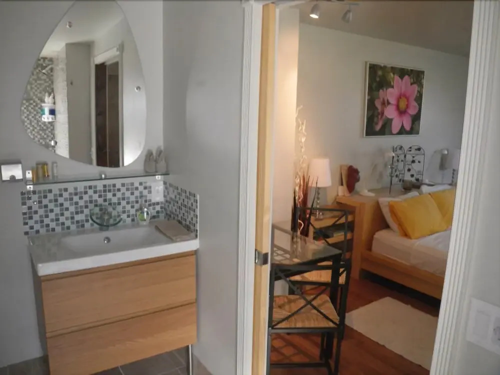 Zenyard Guest House