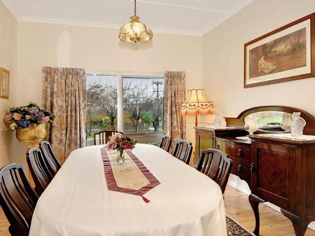 Plum Tree Cottage - warm, cosy & walk to town