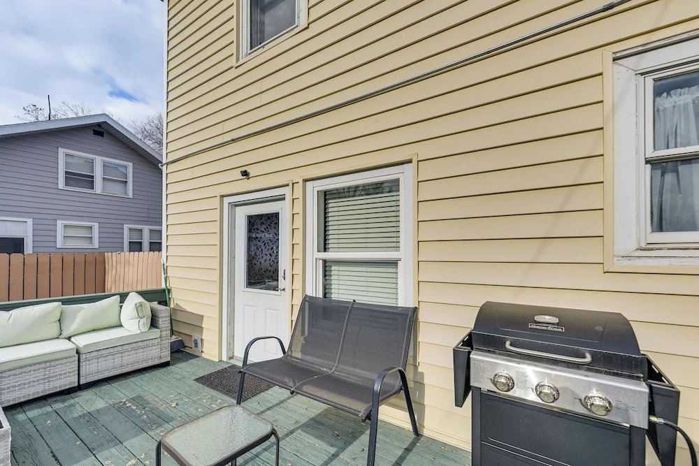 Walk to Everything! Historic Billings Home w/ Deck