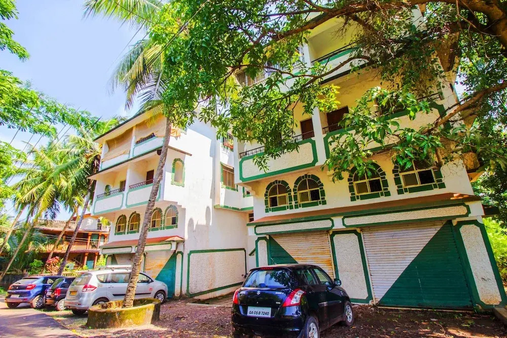 OYO 15817 Home Spacious 3BHK Candolim