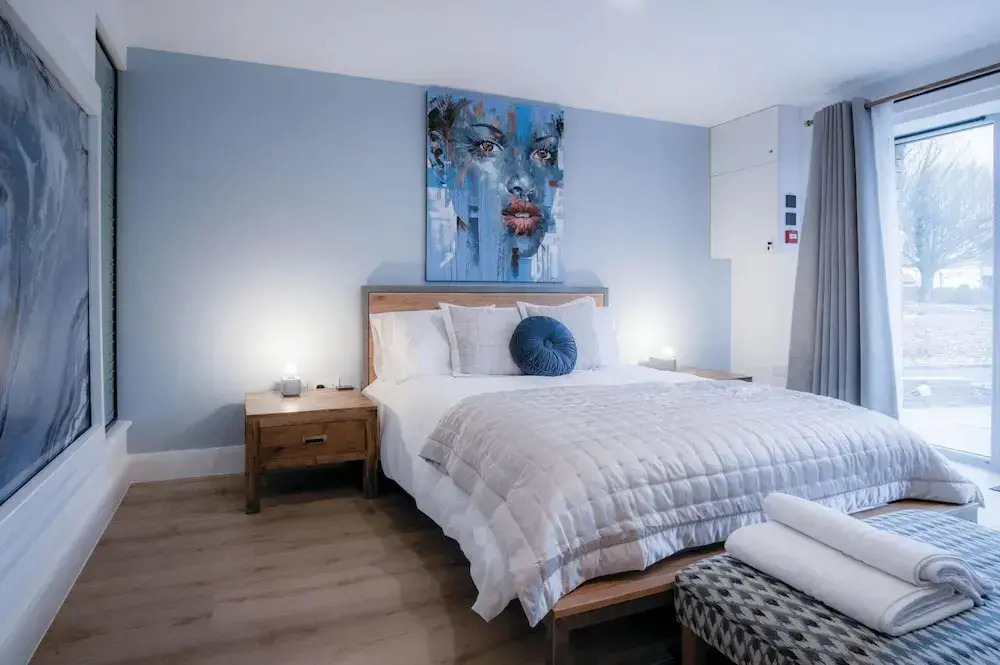Suite 6 - Sleeping Giant Hotel - PEN Y CAE Inn