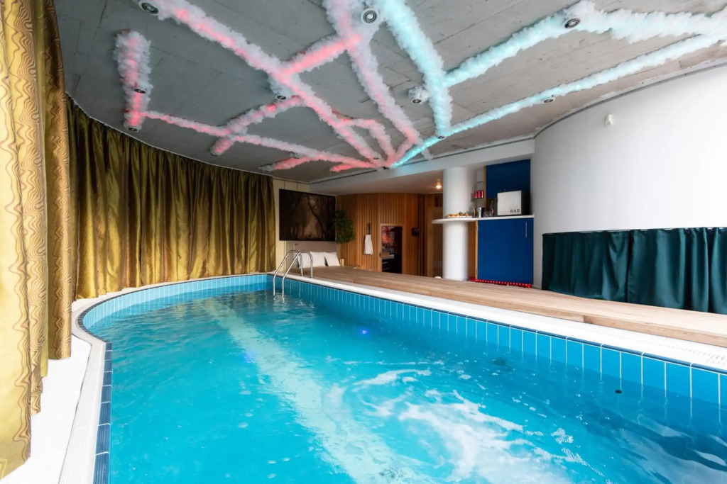 Wagner Stays - Bonni - Unique apartment with private pool, cinema, SPA