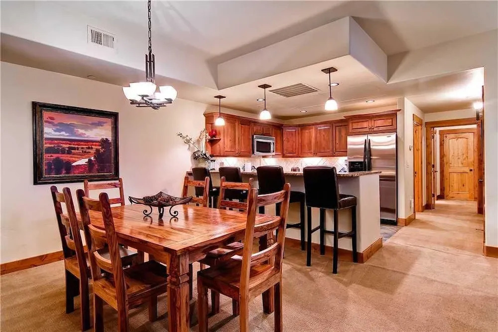 5103 Emerald Lodge, Trappeur's Crossing Apartment 4