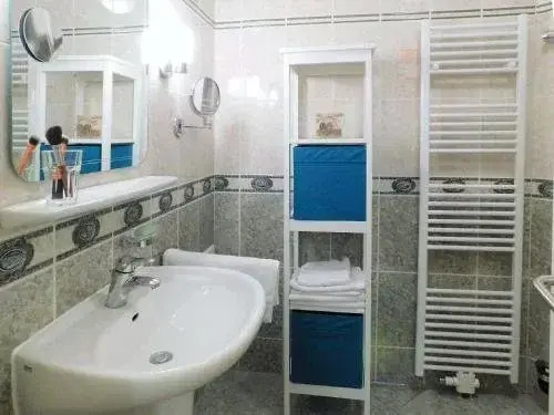 Meeresblick Residenzen FeWo 10 mit gratis Sschwimmbad- und Saunanutzung im AHOI Sellin