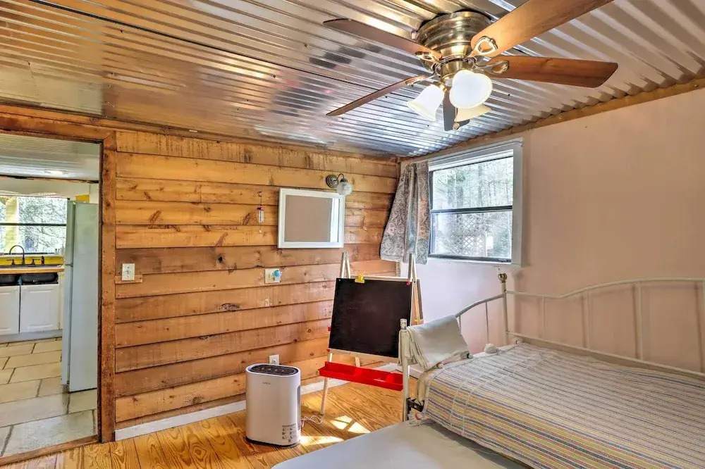 Charming Cottage w/ Deck in Blue Ridge