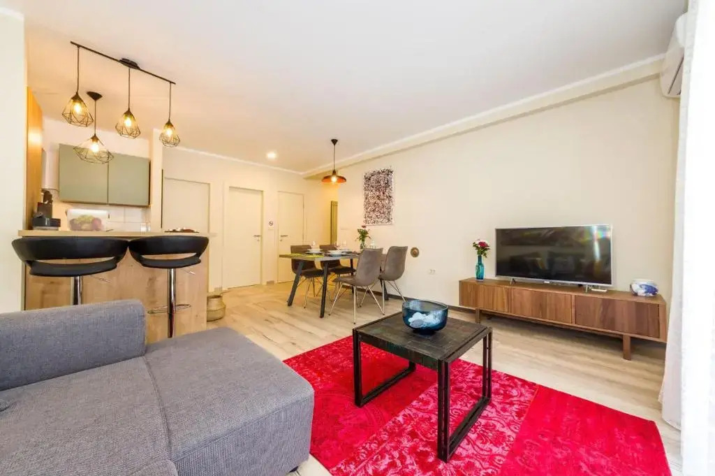 Ema 2Br Apt. In Old Town Centre