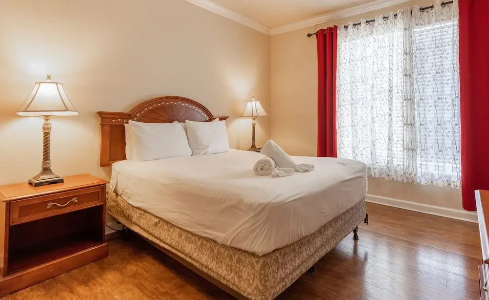 8000tw Unit 4303 - Tuscana Resort 2 Bedroom Condo by RedAwning