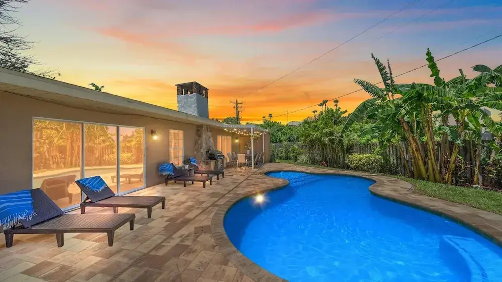Paradise Palace 4 Bedroom Home by RedAwning