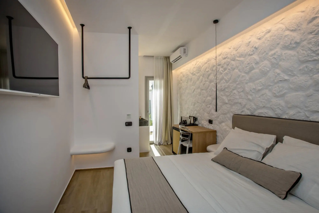 Levantes Luxury Suites I & II