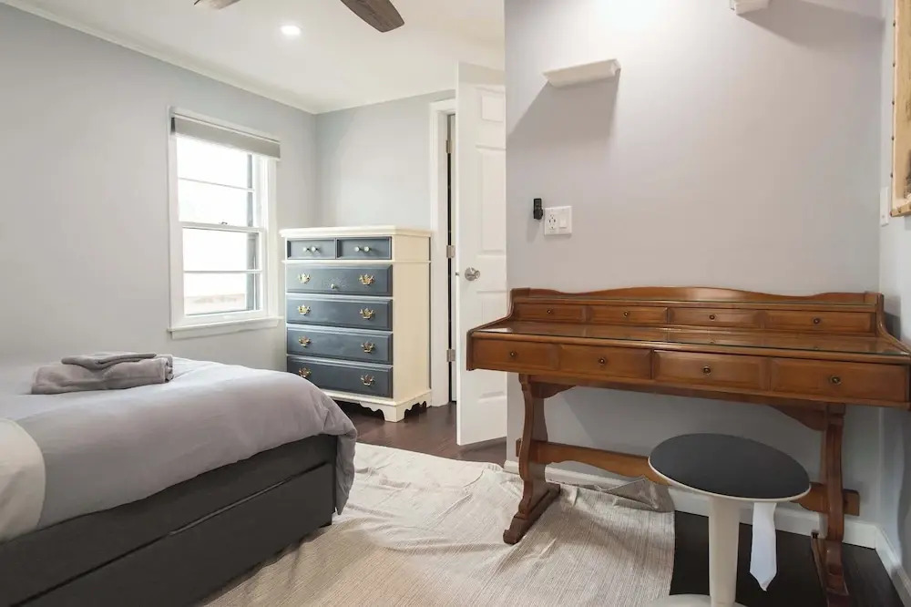 Chic Lake Geneva Apartment in Desirable Location!
