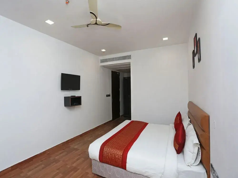Amora Rooms Dwarka