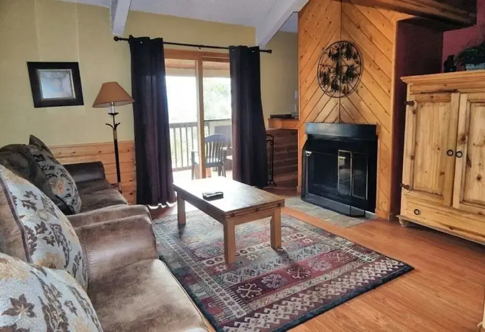 Rockridge 2BR Townhouses
