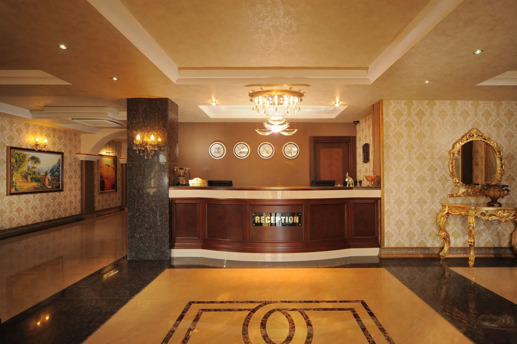 Golden Lake Hotel