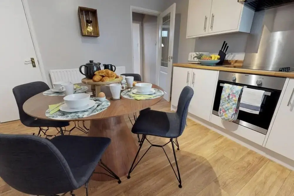 StayZo 2BR House Accommodation in Peterborough