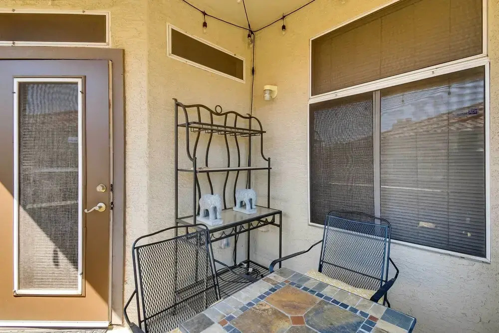 12 Mi to Old Town: Condo w/ Pool & Balcony!