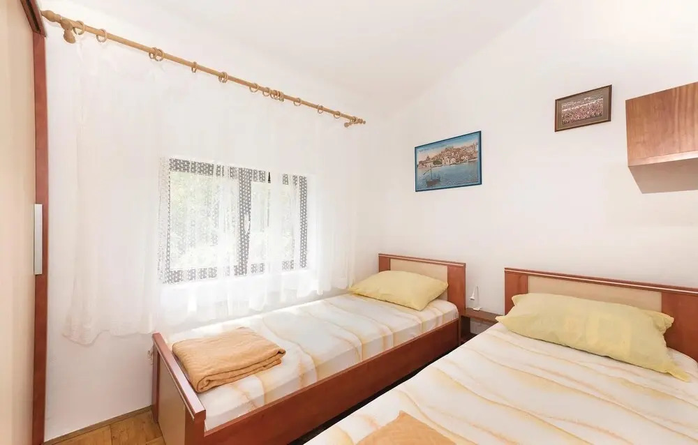Awesome Home in Jadrija With Wifi and 2 Bedrooms