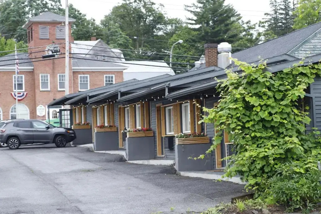 The Vine on Main