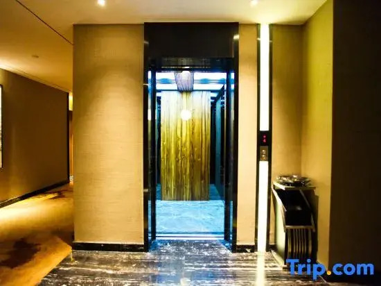 Relais Holiday Hotel Mohan Port