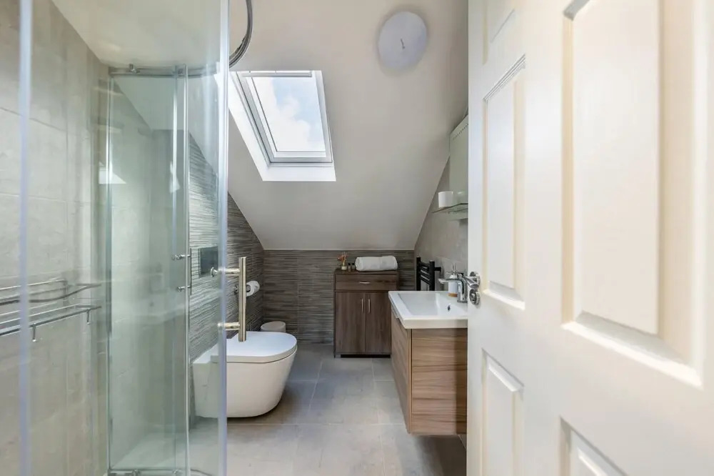 Superb 3BD Home in the Heart of Southall -sleeps 8