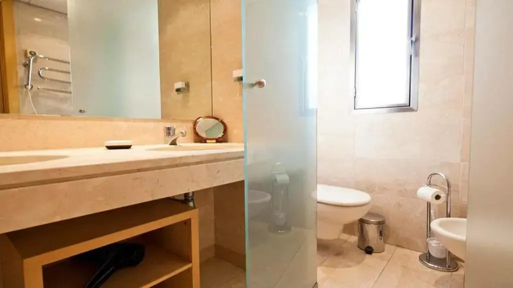 Apartment with 4 bedrooms in Barcelona with enclosed garden and WiFi